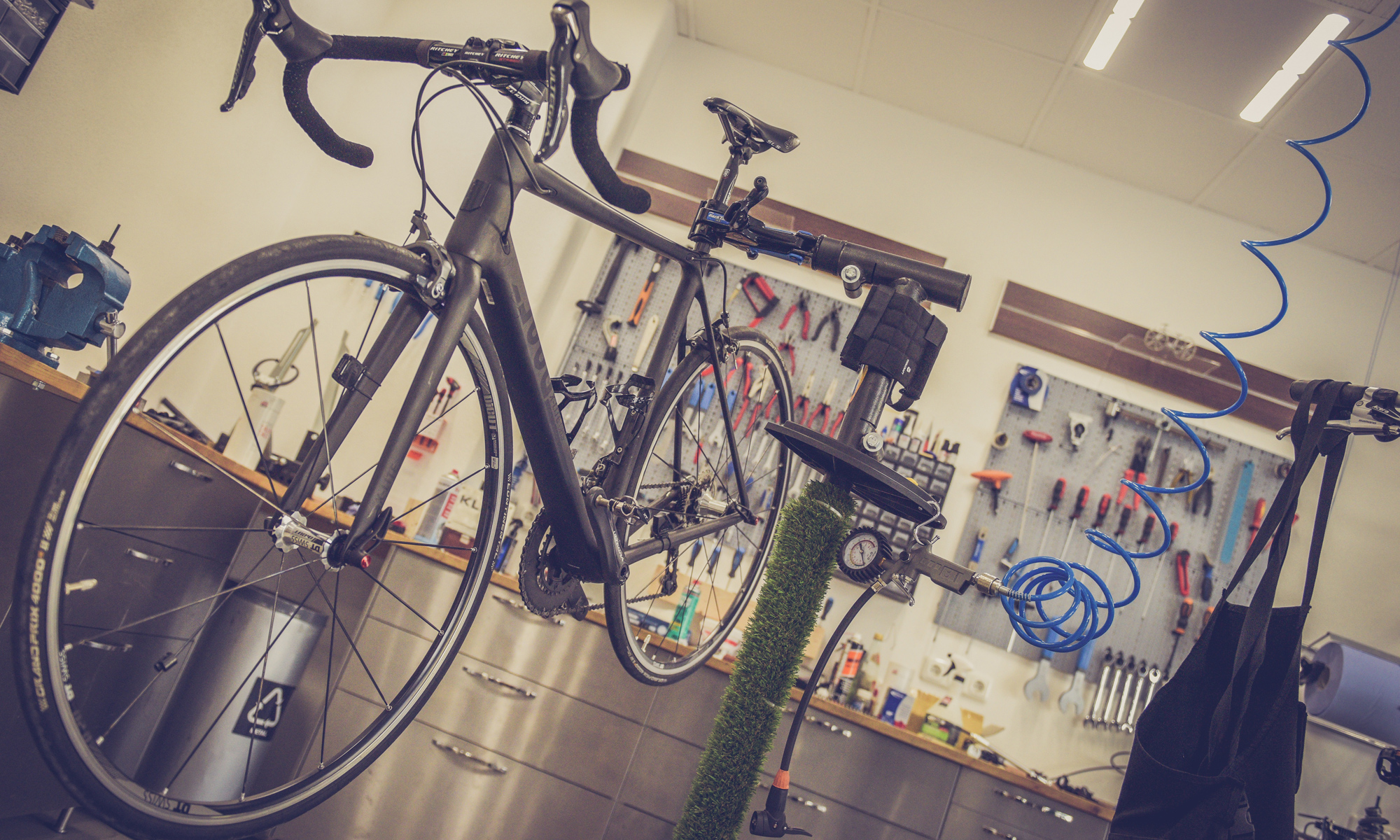 bob's cycle shop